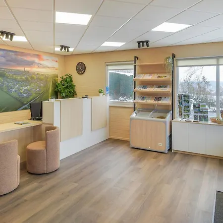 Comfortable Family In Reevallis