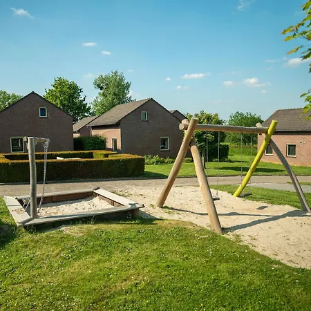 Comfortable Family In Reevallis