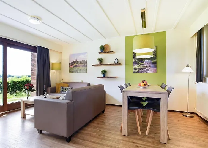 Comfortable Family In Reevallis *