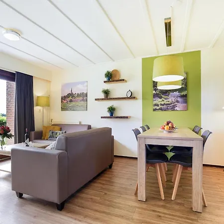 Comfortable Family In Reevallis *